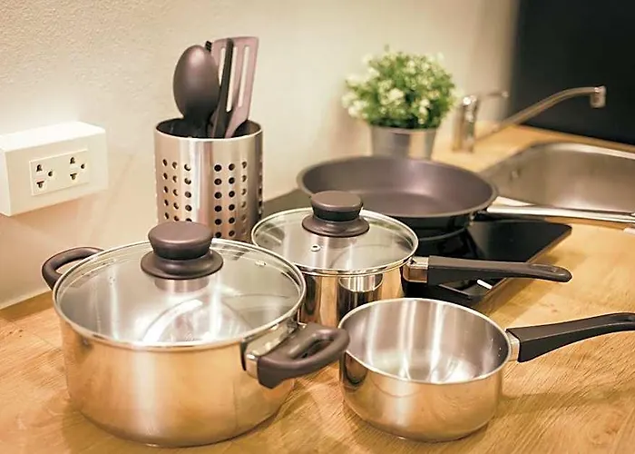 T1 Large Full Kitchen 1 Minute To Bts